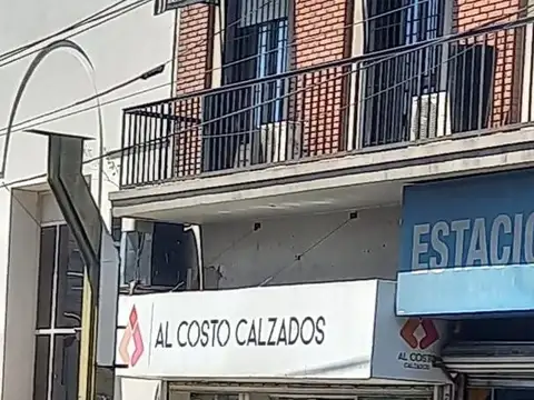 AMPLIO LOCAL COMERCIAL MORON CENTRO