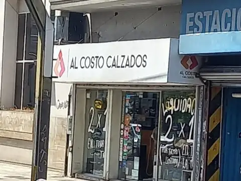 AMPLIO LOCAL COMERCIAL MORON CENTRO