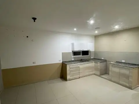(A354) ALQUILO CASA DE 2 HABITACIONES SOBRE AV. URQUIZA