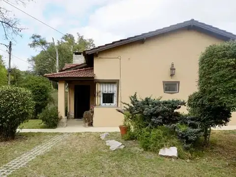 Casa 5 ambientes con 2 baños
