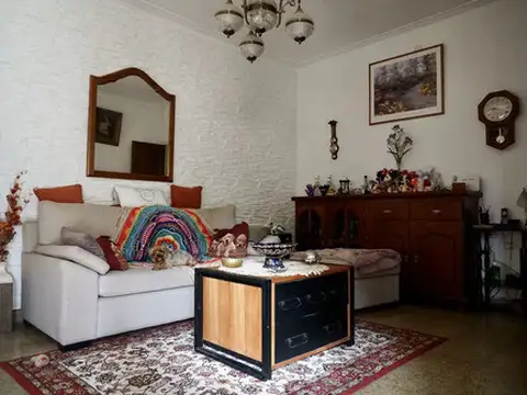 Casa En Venta. 443 E/ Cno Gral Belgrano Y 23. 3 Dormitorios. City Bell