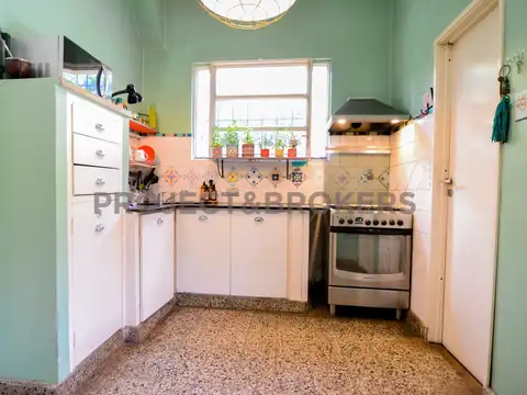 Casa en Venta con 4 cocheras