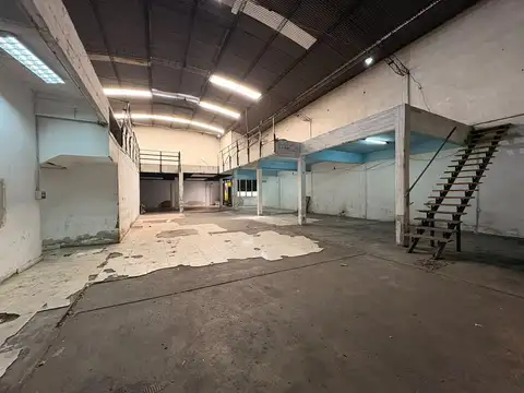 Galpon en Alquiler en Lanús Oeste, $ 2.500.000