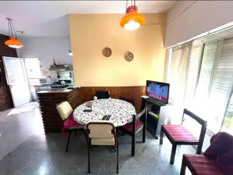 Casa en venta - 2 Dormitorios 1 Baño - Villa Luzuriaga