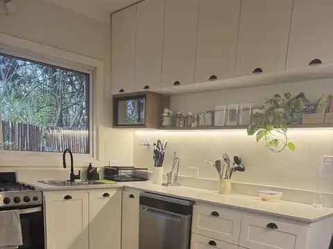 Casa en Alquiler con 1 cochera
