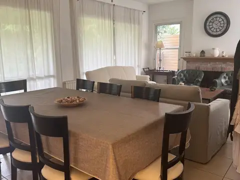 Casa en Alquiler de 3 dormitorios