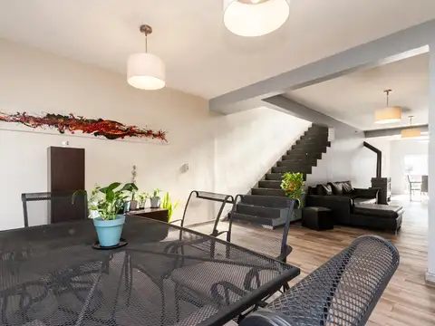 casa, lomas de zamora, patio, apto credito, reciclada, cocheras, 6 ambientes, jardin