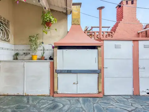 Venta Chalet de 4 amb. en Barrio Güemes - HAEDO