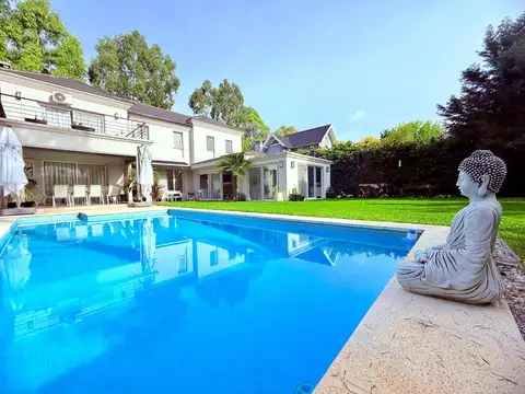 Casa en Venta en Solar Del Bosque, USD 385.000