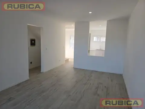 Casa en Alquiler con 1 cochera