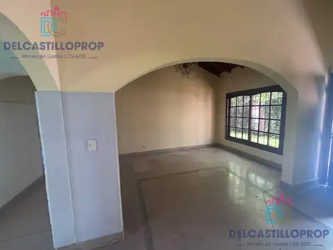 Casa en Alquiler con 1 cochera
