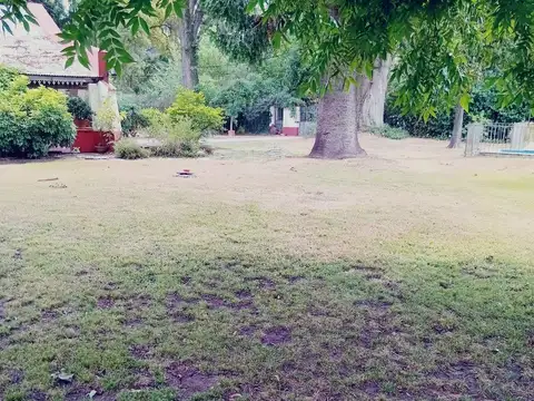 Casa en Venta con 4 cocheras