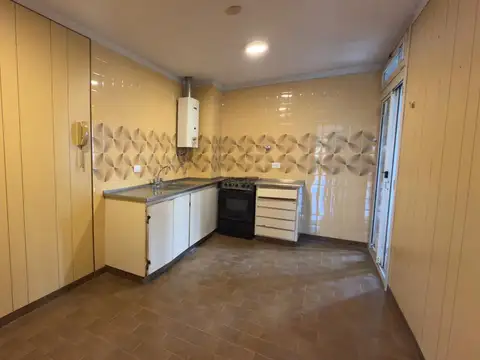 Departamento en Alquiler con 1 cocheras