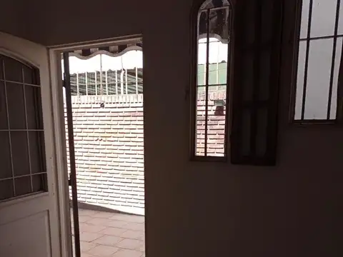 Casa en Alquiler con 1 cochera