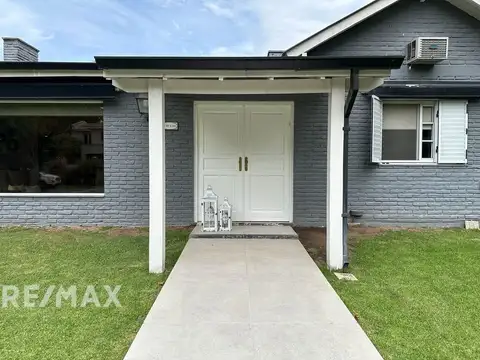 Casa 6 ambientes con 2 baños