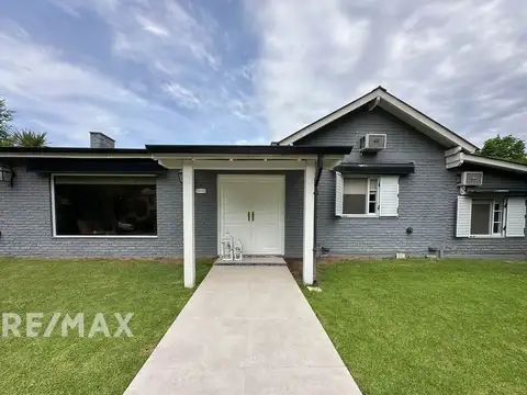 Casa en Venta con 2 cocheras