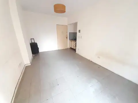 Departamento en Alquiler en Monserrat, $ 360.000
