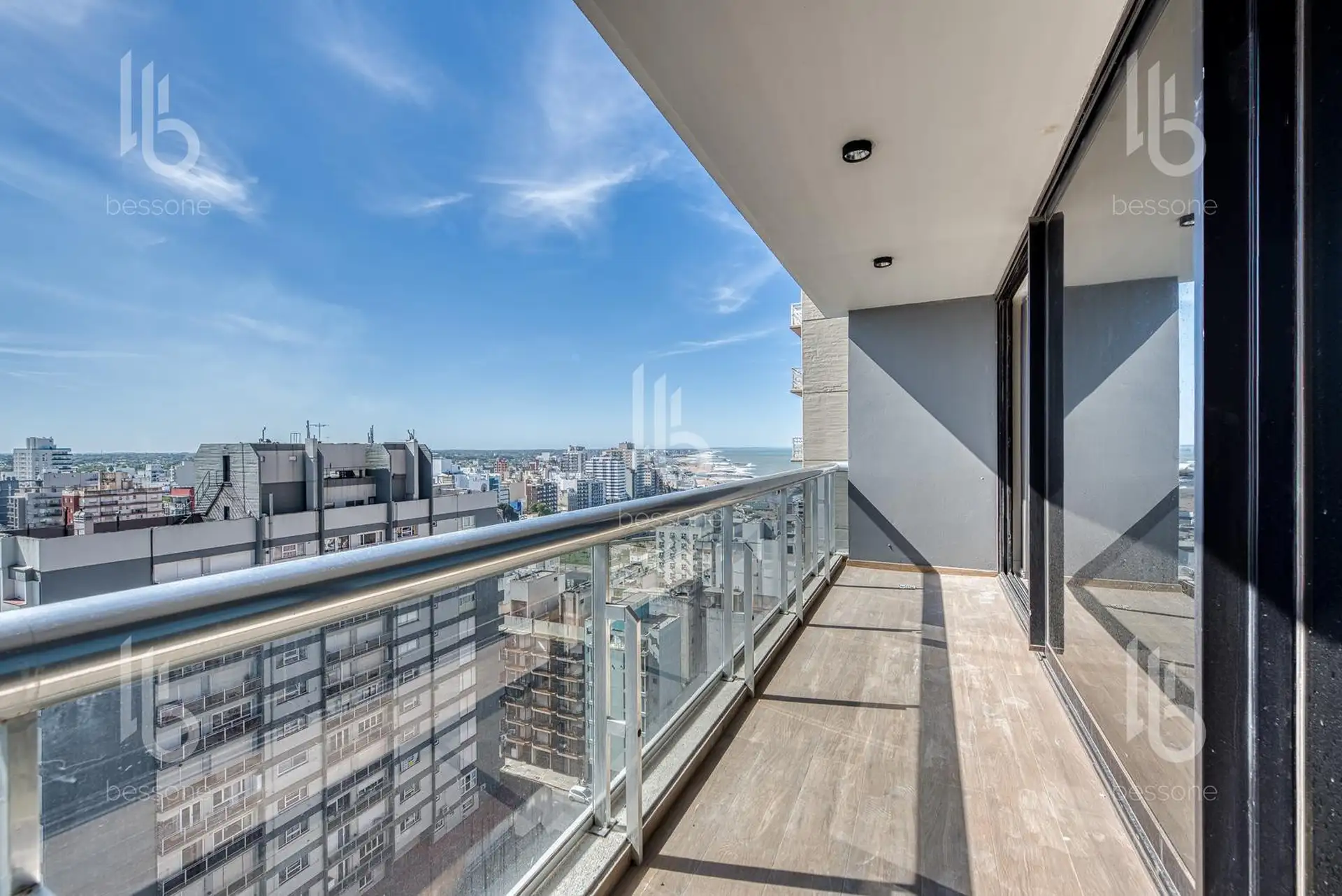 Depto 3 amb, 116m² con pileta y parrilla — La Perla Sur