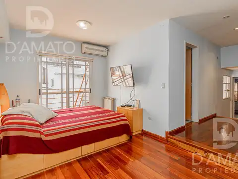 Casa en Venta con 3 cocheras