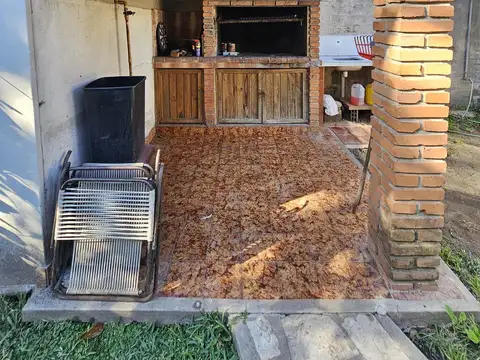 Oportunidad rentabiilidad superior a un 10 % excelente opcion para inversor,2 casas al precio de una