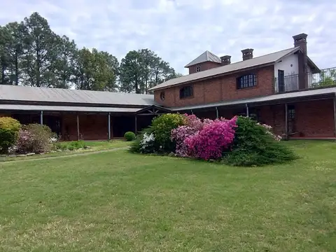 Casa 5 ambientes con 4 baños