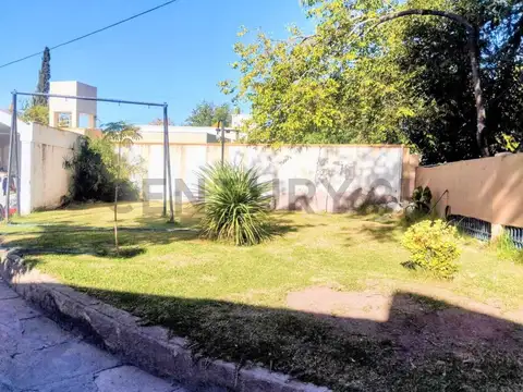 Casa 6 ambientes con 2 baños