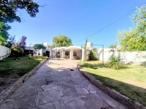 Se vende casa. Lujan