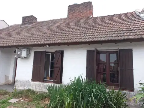 CASA A 200 MTS DE LA PLAZA PRINCIPAL EN VENTA, GENERAL LAS HERAS