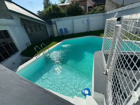 Venta casa 4 amb Pileta, quincho cochera Don Bosco