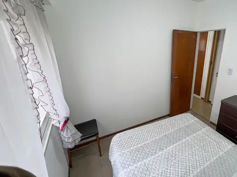 Venta departamento 2 amb. luminoso zona Centro.