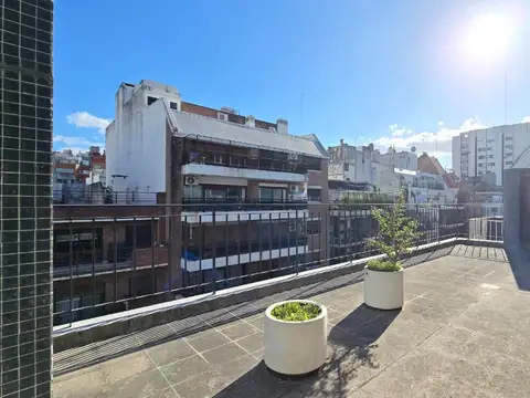 4 ambientes amplio, balcón terraza, espacio guardacoche, muy buen estado!
