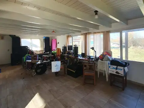 Casa 3 ambientes con 2 baños