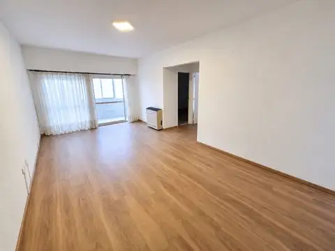 DEPARTAMENTO 3 AMBIENTES CON COCHERA Y BALCON