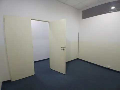 Oficina en Alquiler 50 años