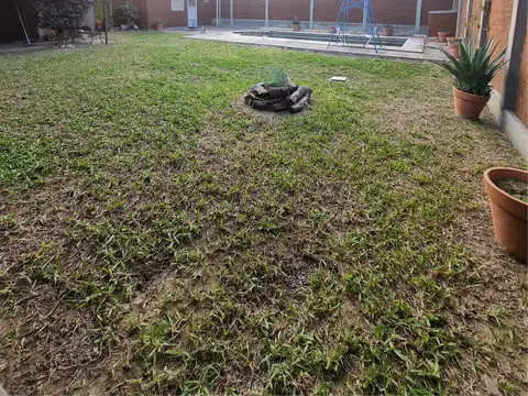 Galpón con quincho céntrico. Ideal inversión para disfrutar!