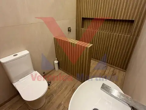Casa 5 ambientes con 3 baños