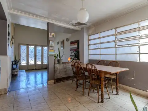 Depto Tipo Casa 5 ambientes con 2 baños