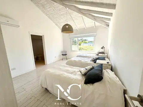 Casa 6 ambientes con 5 baños