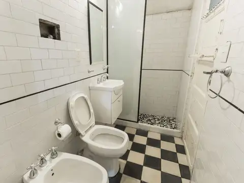 Depto Tipo Casa en Venta en Almagro, USD 120.000