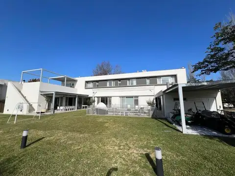 Casa en Venta de 5 dormitorios