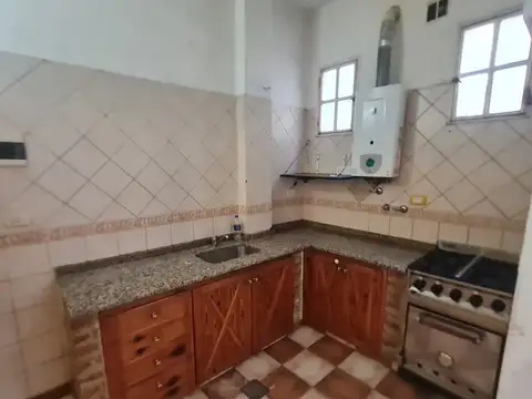 Depto Tipo Casa 5 ambientes con 2 baños