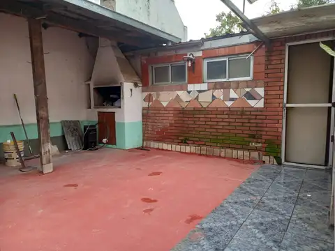 PH al frente 4 ambientes entrada independiente con patio y terraza