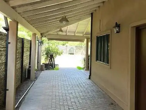 Casa 5 ambientes con 3 baños