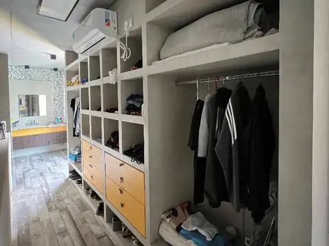 Casa en Venta con 4 cocheras