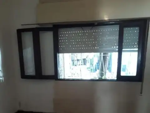 Depto Tipo Casa en Venta en Ramos Mejía, USD 120.000