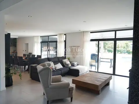 Casa en Venta al Oeste