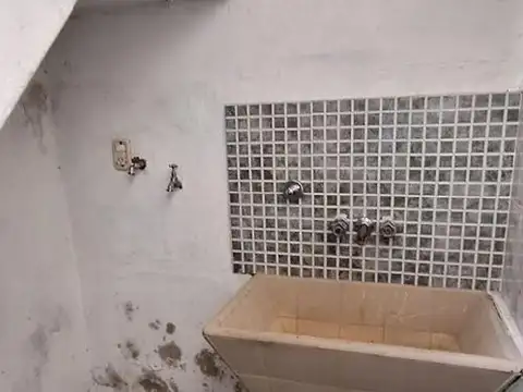 Casa 4 ambientes con 1 baño