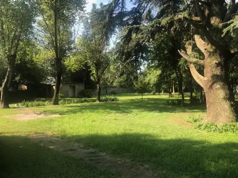 Casa quinta sobre terreno de 7235 Mts Excelente 