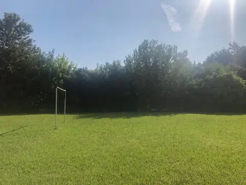 Isla de los Estados esquina  Los Reyunos 100