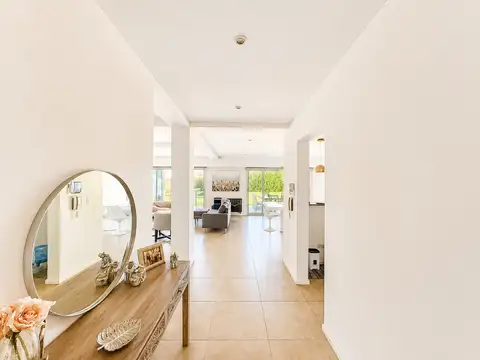 Casa en venta 3 dormitorios con pileta Las Tardes Roldán